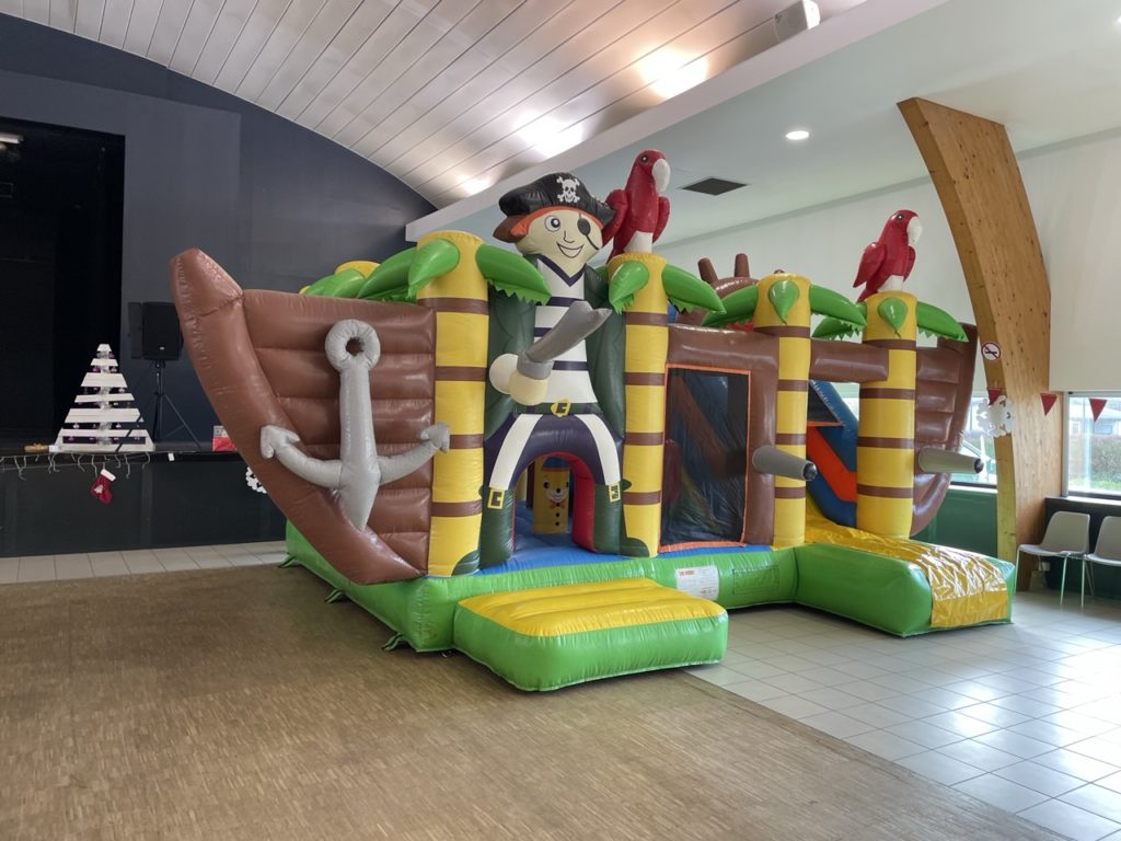 STRUCTURE GONFLABLES PIRATE POUR ENFANT ET ADULTE 